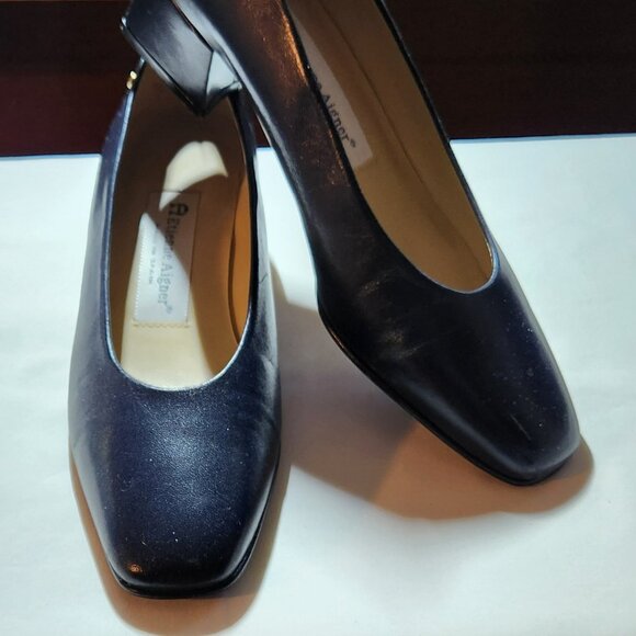 Etienne Aigner pumps sz 6.5 M navy leather good condition - Picture 1 of 8